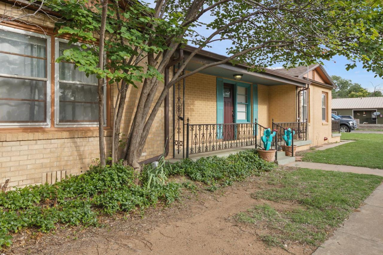 Luxury Oasis- 1 Bedroom Romantic Getaways Lubbock Exterior foto